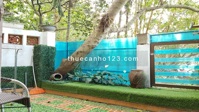 Cho thuê căn hộ dịch vụ tại Đặng Thai Mai, Tây Hồ, 45m2, 1PN, sân vườn, đầy đủ nội thất