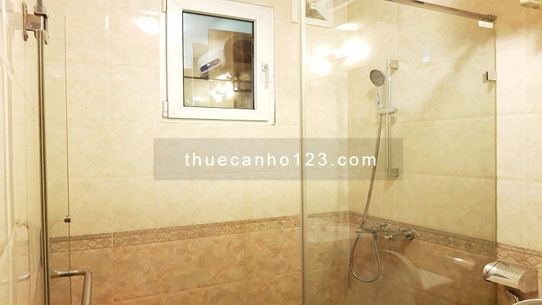 Cho thuê căn hộ dịch vụ tại Đặng Thai Mai, Tây Hồ, 45m2, 1PN, sân vườn, đầy đủ nội thất