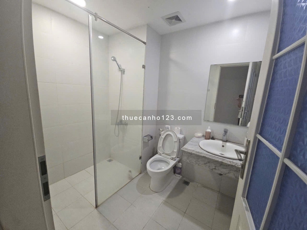 Cho thuê gấp căn hộ 4 ngủ đủ đồ chung cư Imperal Plaza 360 Giải Phóng Thanh Xuân Hà Nội