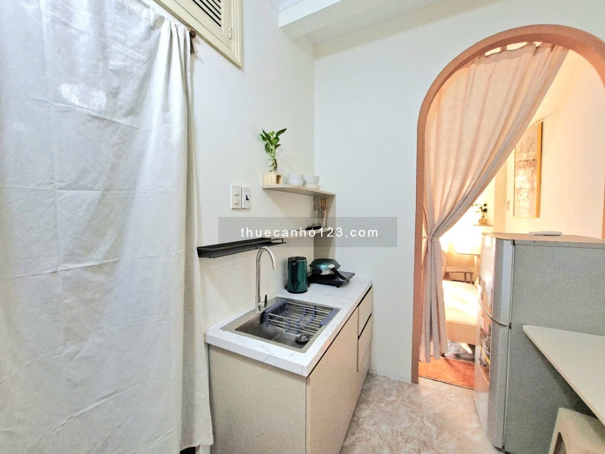 Cho Thuê Căn 1 Phòng Ngủ - Tách bếp - Ban Công - Nhà Mới 100% Ngay Cầu Nguyễn văn Cừ - Quận 5 - ĐH