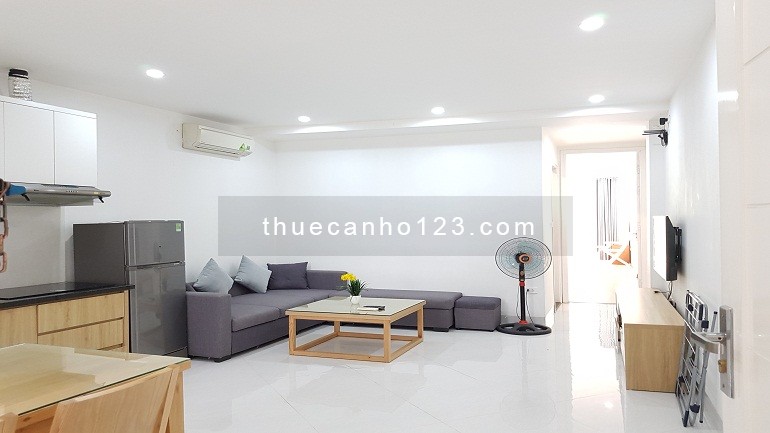 Giảm giá sâu, chỉ 8 triệu cho căn hộ 1 phòng ngủ siêu rộng, với view cây xanh rất đẹp tại Tây Hồ