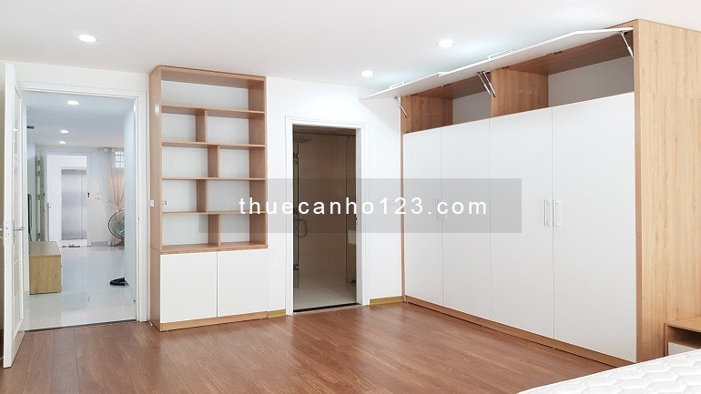 Giảm giá sâu, chỉ 8 triệu cho căn hộ 1 phòng ngủ siêu rộng, với view cây xanh rất đẹp tại Tây Hồ