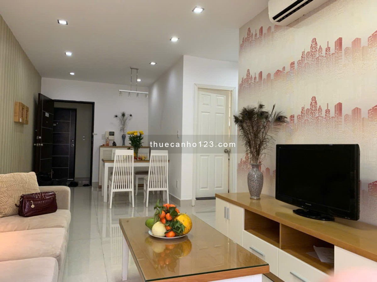 Cần cho thuê nhanh căn hộ Sky Garden, nhà đẹp, giá rẻ. LH: 0919 054 528 Em Hà