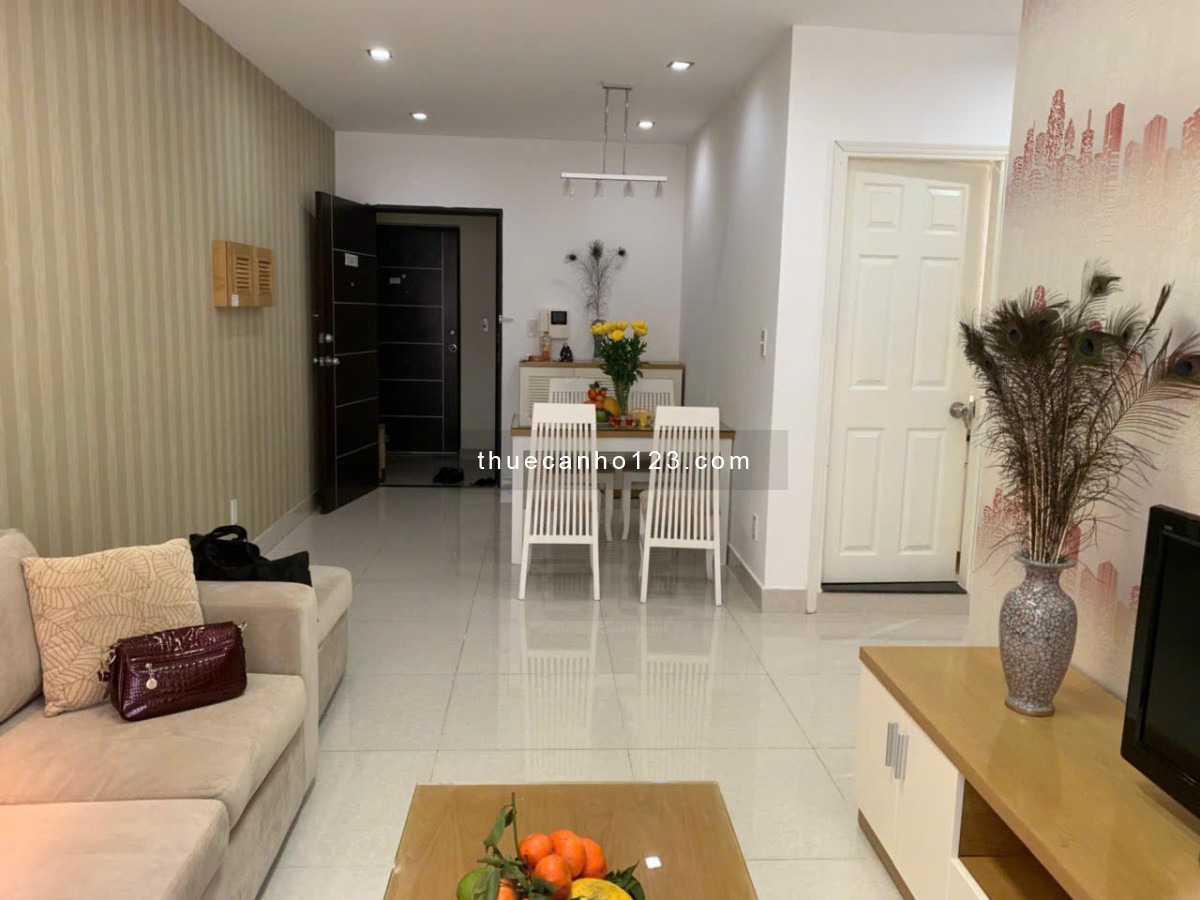 Cần cho thuê nhanh căn hộ Sky Garden, nhà đẹp, giá rẻ. LH: 0919 054 528 Em Hà