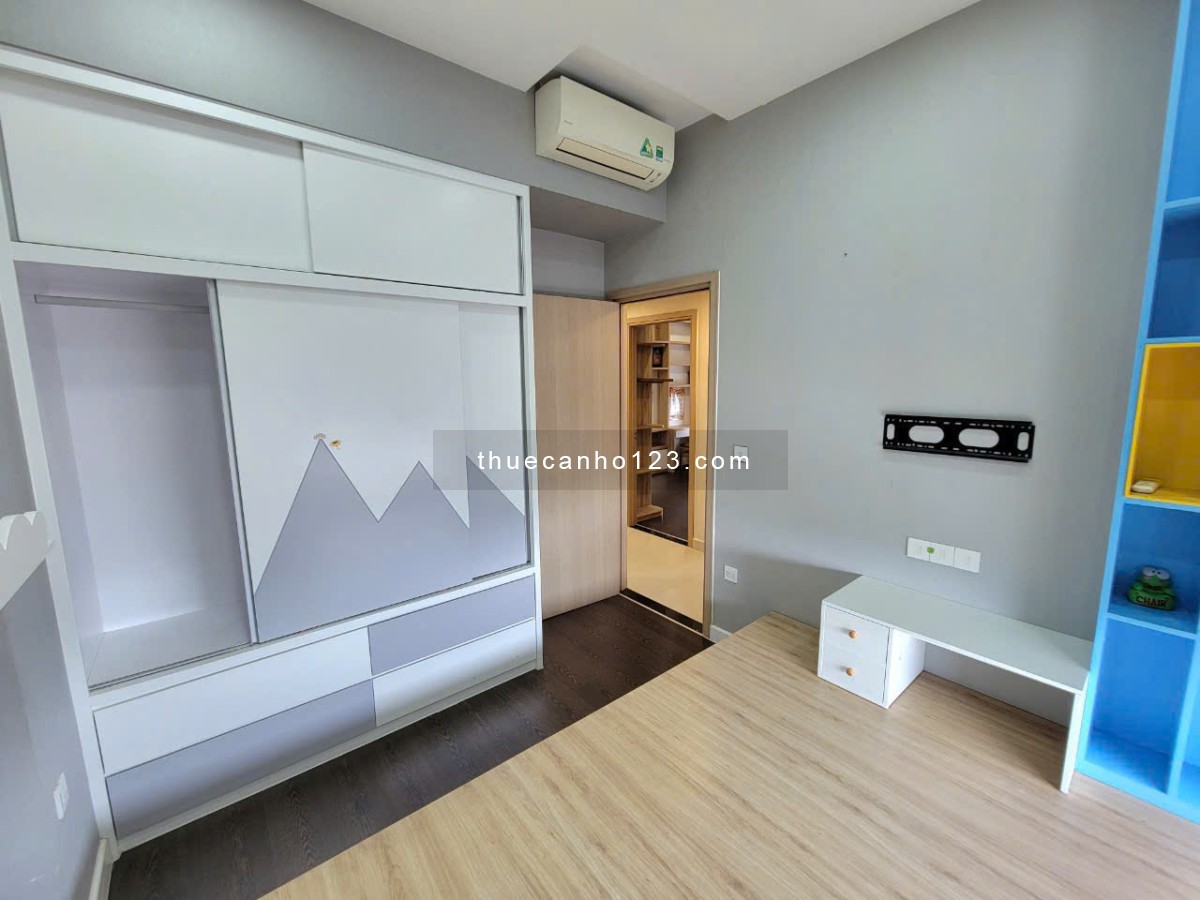 Gia đình cần cho thuê CH Tản Đà Court 100m2, 3pn, 2wc, có NT, căn góc. Giá thật: 14 tr/th