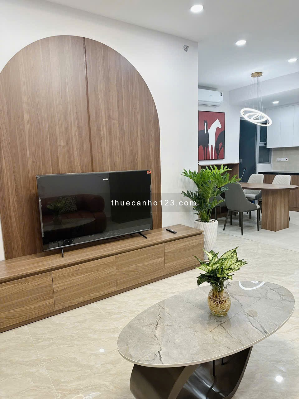 Cần cho thuê nhanh căn hộ Scenic Valley, PMH Q7 nhà đẹp, cam kết giá siêu rẻ. LH 0919 054 528 Ms Hà