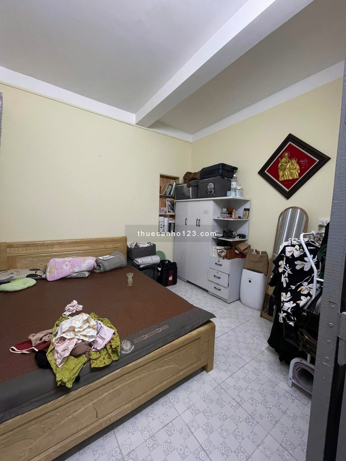 Chung cư 10A Trần Nhật Duật, Tân Định, Quận 1: 70m2, 2p ngủ, Nt, 12tr/th