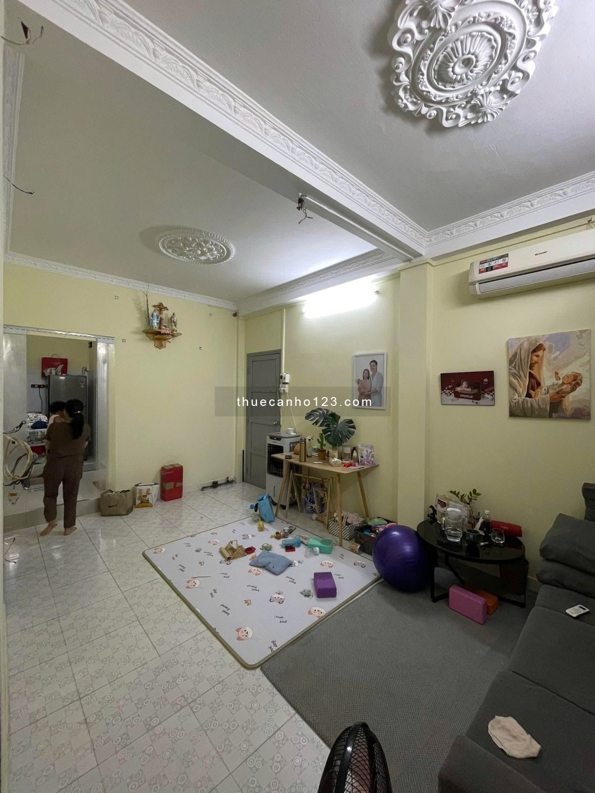 Chung cư 10A Trần Nhật Duật, Tân Định, Quận 1: 70m2, 2p ngủ, Nt, 12tr/th