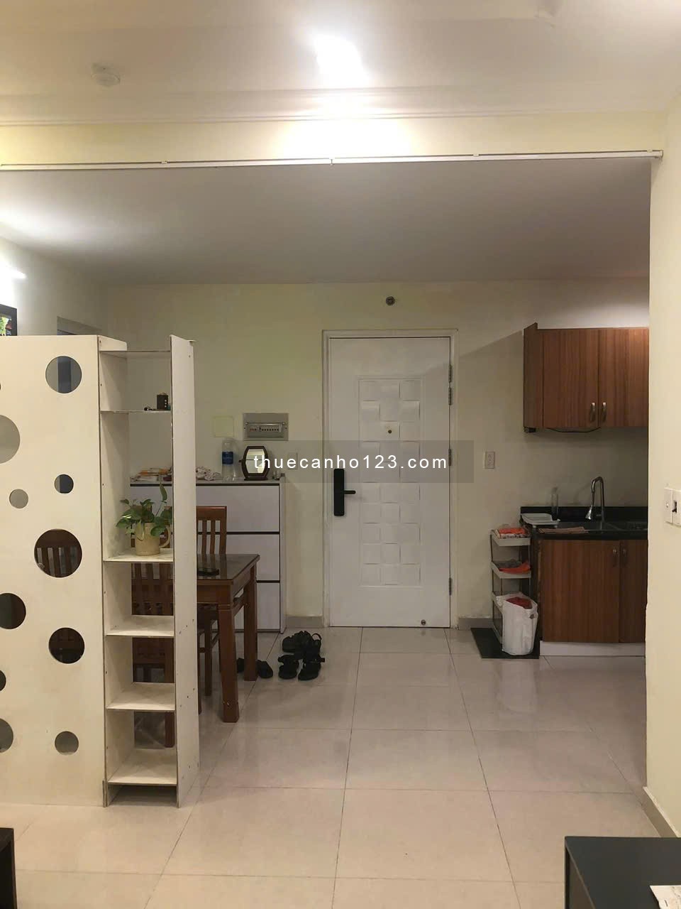 Cho thuê CC 225 Hoàng Sa, Quận 1: 2p ngủ rộng, full nt giá 13tr/th 78m2