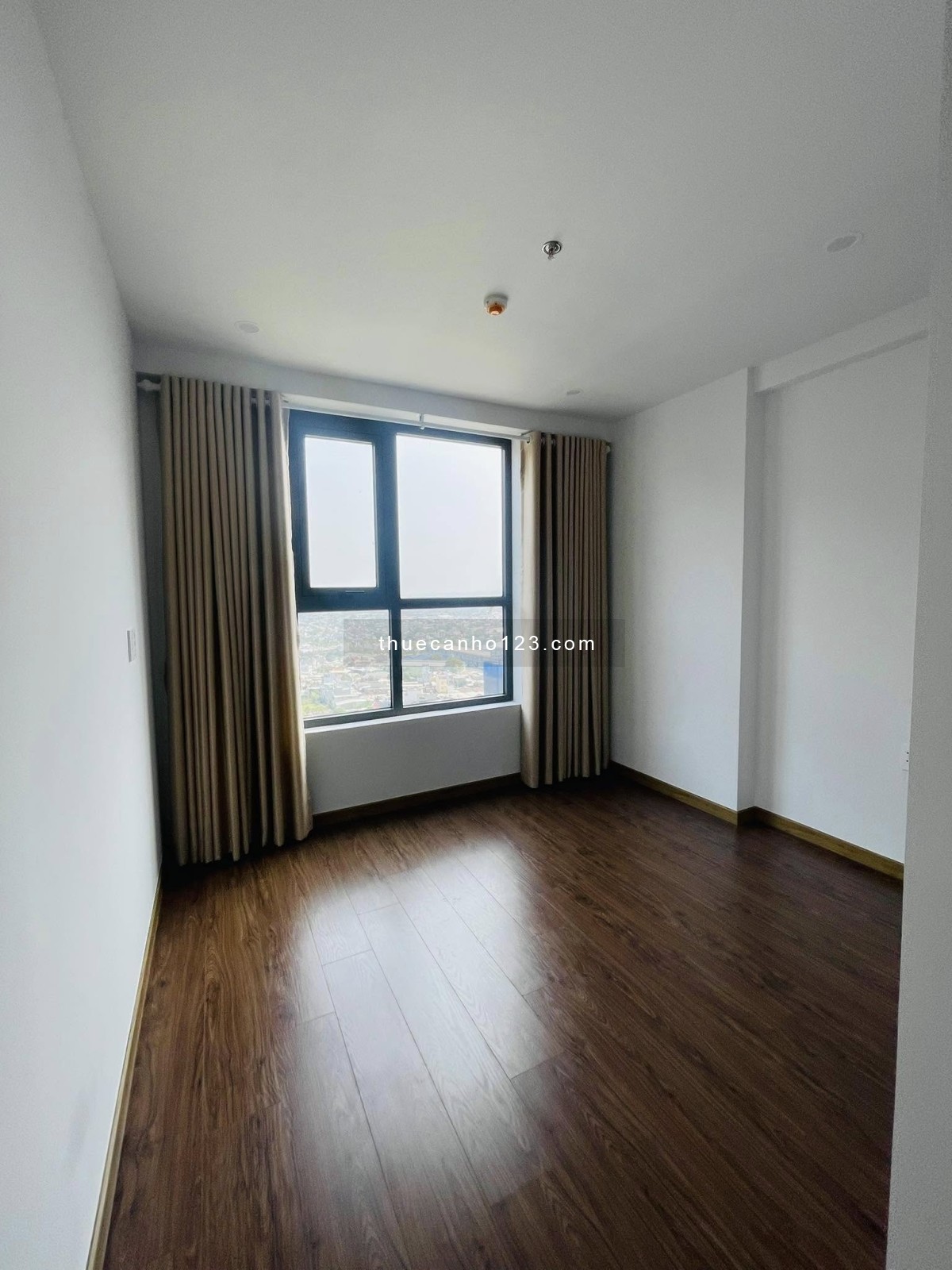 Cho thuê chung cư Bcons 2PN 2WC view đẹp, ở ngay hoặc giữ phòng đến tháng 5