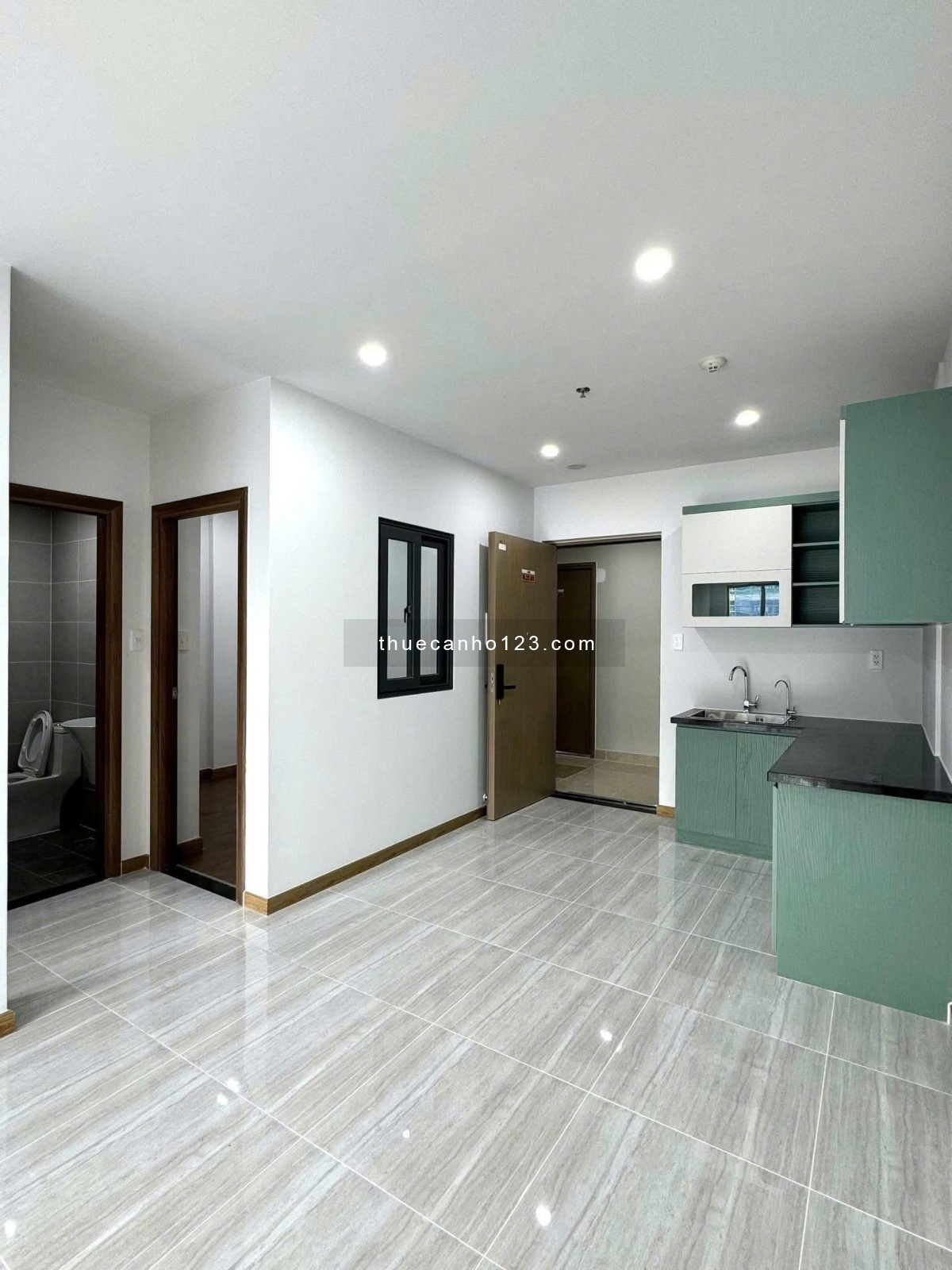 Cho thuê chung cư Bcons ngay làng Đại học, 2 phòng ngủ 2WC, được ở tối đa 6 người, ưu đãi giảm giá