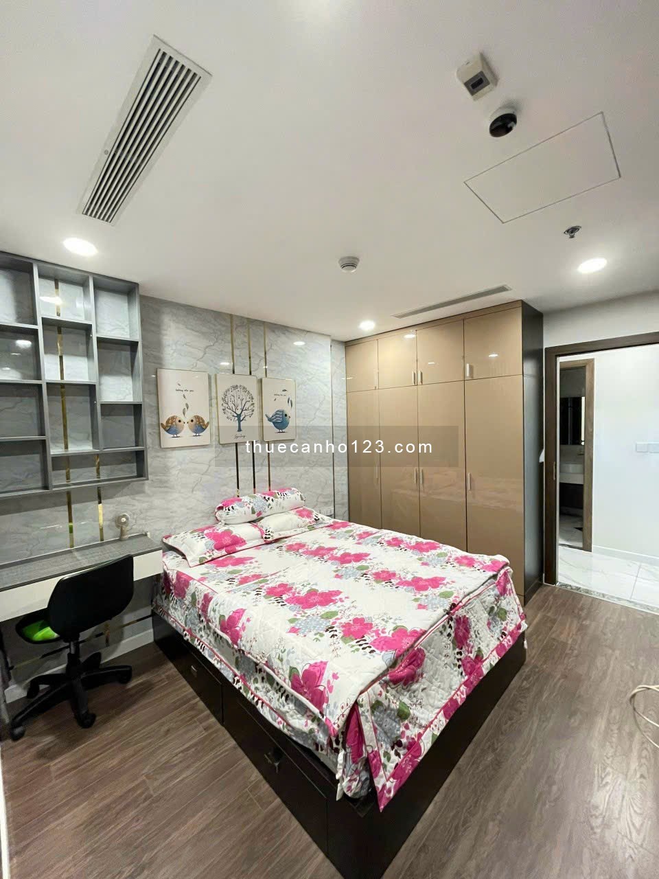 Cho thuê căn hộ CC Golden Mansion Phổ Quang 75m2, 2pn, 2wc, full NT đẹp. Giá nhà thật: 17 tr/th