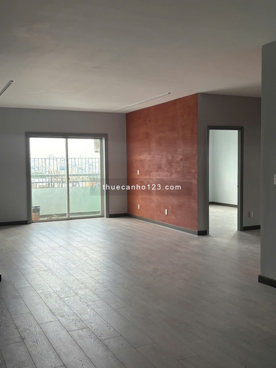 Cần cho thuê căn hộ Green Building, Quận 3 giá 180m2, 3pn 3wc 20tr/tháng nhà trống ở ngay