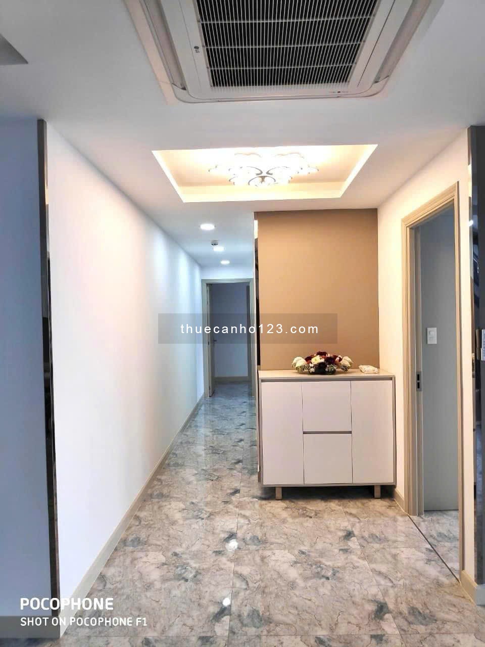 Cần cho thuê nhanh căn hộ Saigon South Residence, nhà đẹp, giá rẻ. LH: 0911839618 (Em Hà)