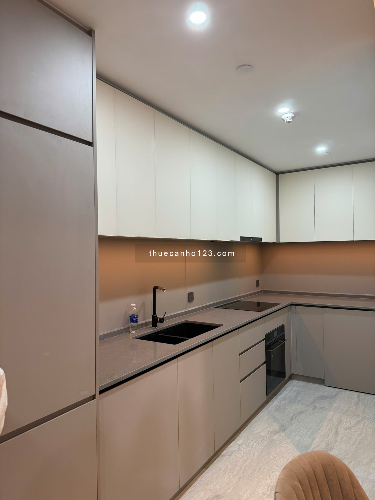 Opera cho thuê 2PN đầy đủ nội thất - Giá tốt