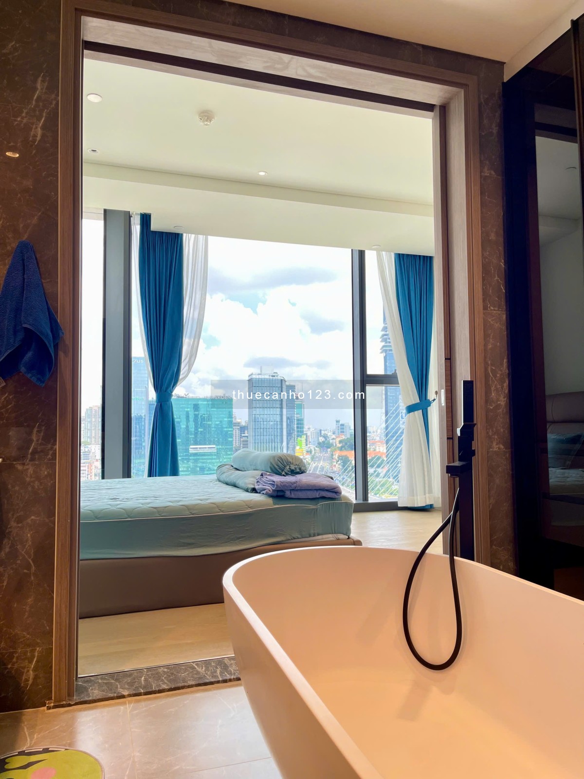Opera cho thuê 3PN VIEW 360 sông, quận 1 & Ba Son - Tầng cao view xuất sắc & giỏ hàng cập nhật