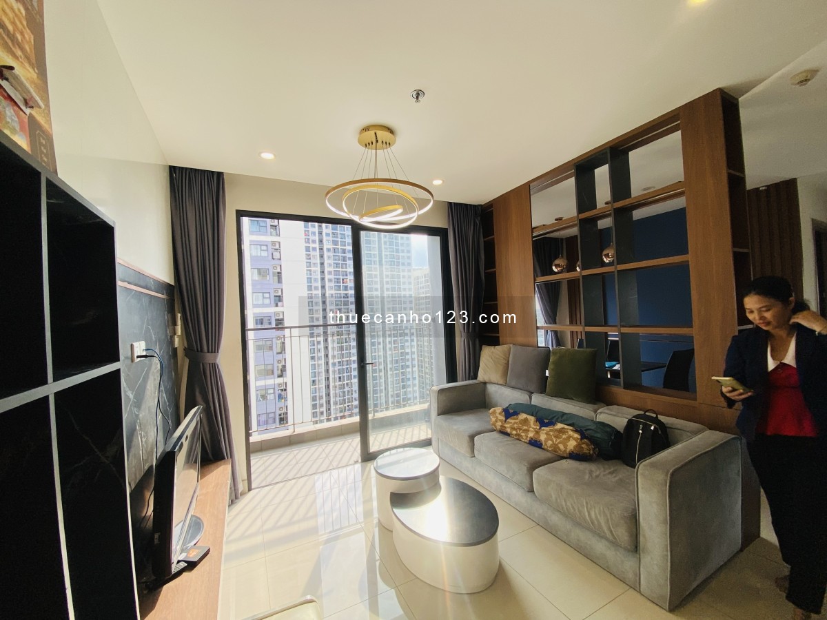 Căn 2PN+ full nội thất xịn xò, tầng 18 view thoáng, nhà trống ở ngay