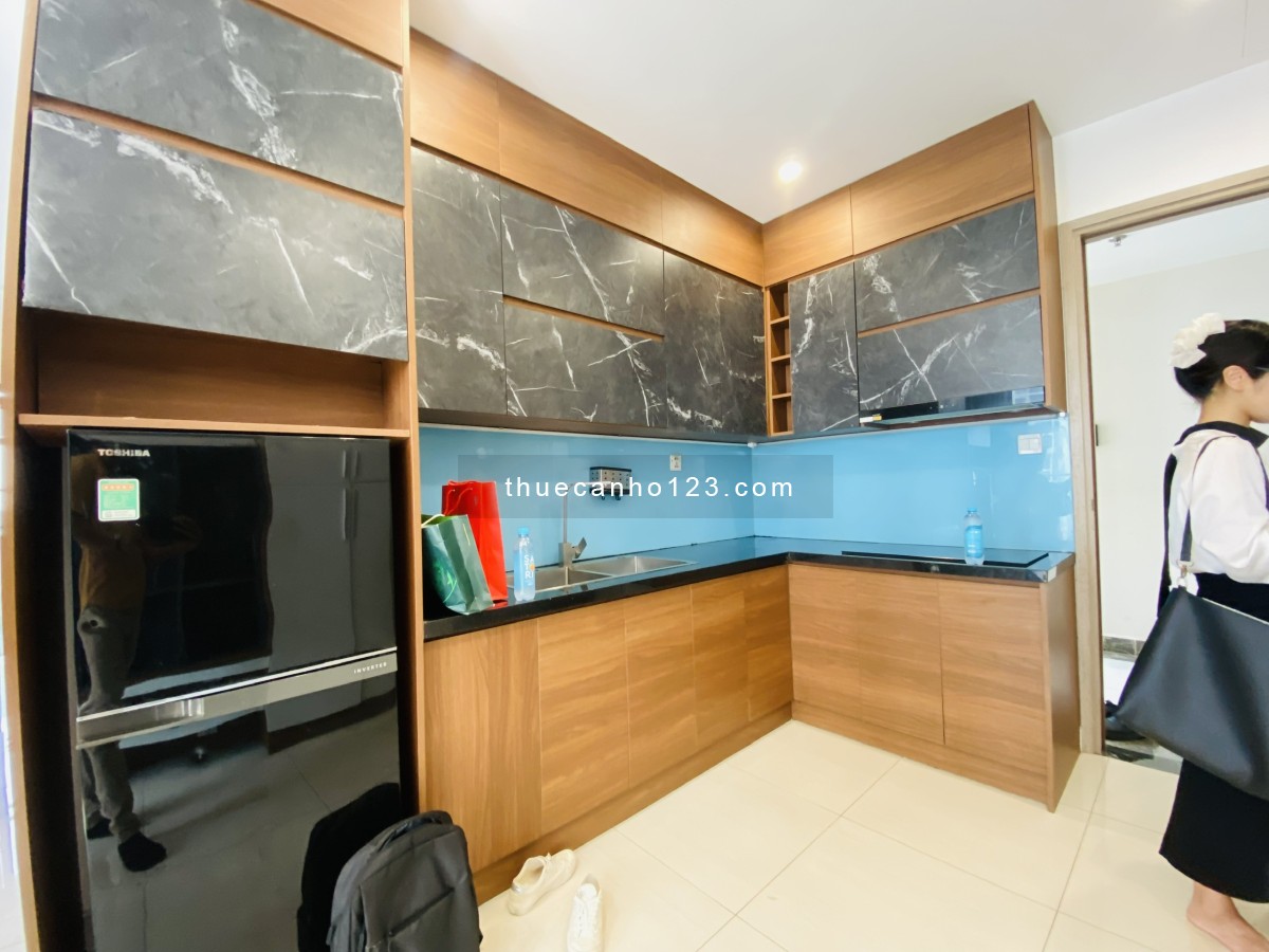 Căn 2PN+ full nội thất xịn xò, tầng 18 view thoáng, nhà trống ở ngay