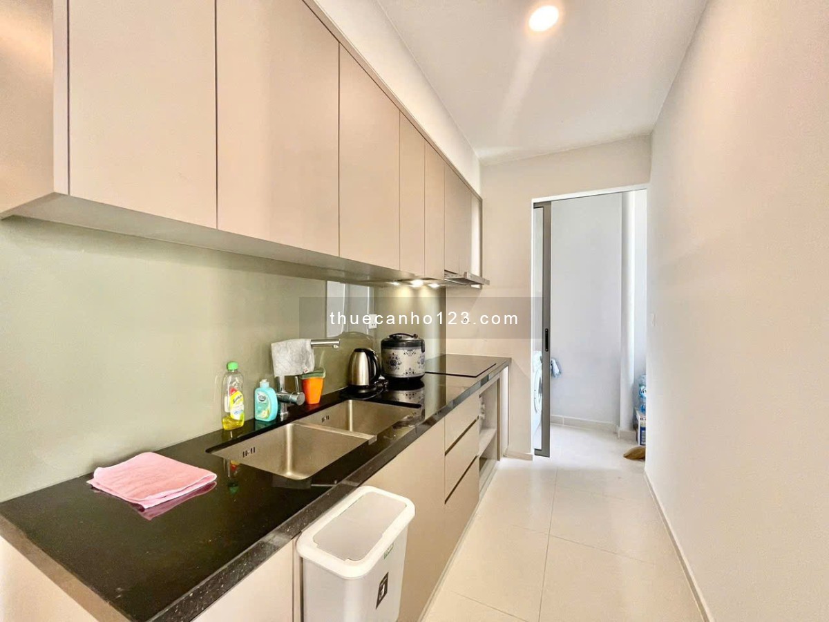 Chung cư Sky Center, Phổ Quang, TB: 2p ngủ rộng, full NT 98m2 16 triệu