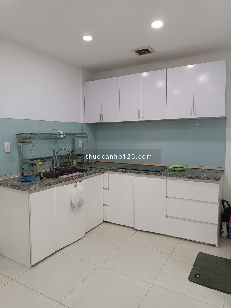 Chung cư 225 Hoàng Sa, P.Tân Định, Q1: 2p ngủ, đầy đủ NT, 74m2, 12tr