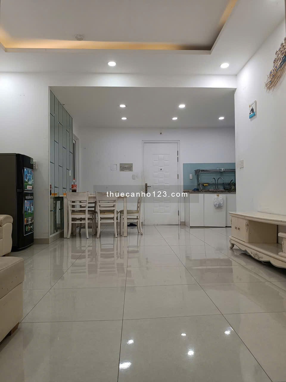 Chung cư 225 Hoàng Sa, P.Tân Định, Q1: 2p ngủ, đầy đủ NT, 74m2, 12tr