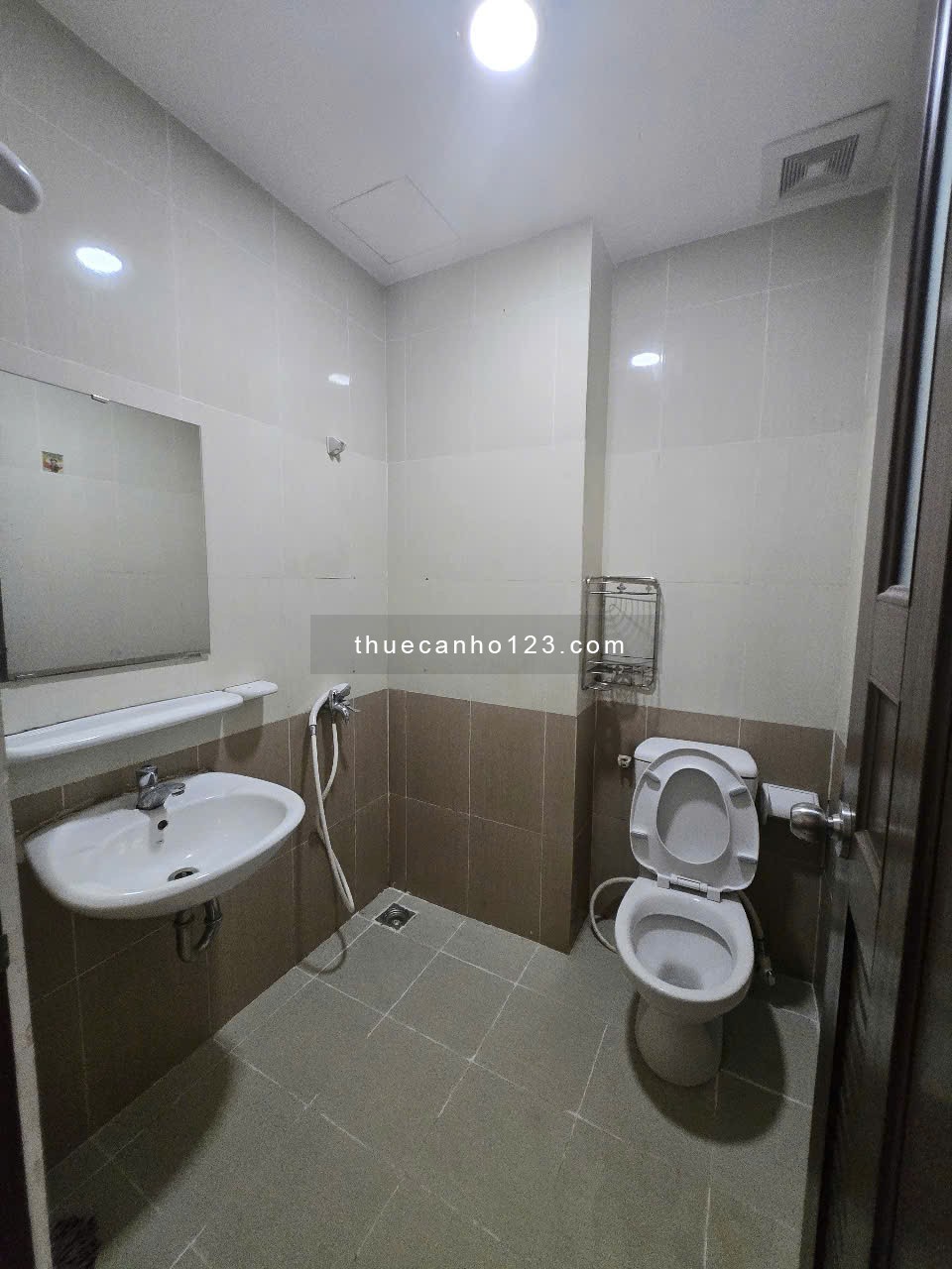 Cho thuê căn hộ Đạt Gia 2pn 2wc giá 7tr nhà trống có 2 máy lạnh - 1pn 1wc giá 7tr full nội thất