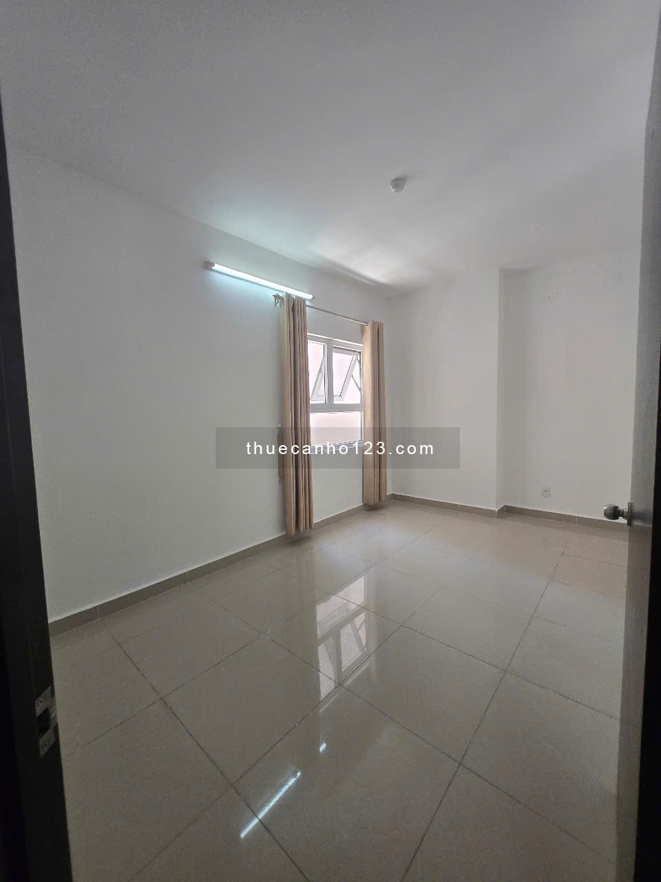 Cho thuê căn hộ Đạt Gia 2pn 2wc giá 7tr nhà trống có 2 máy lạnh - 1pn 1wc giá 7tr full nội thất