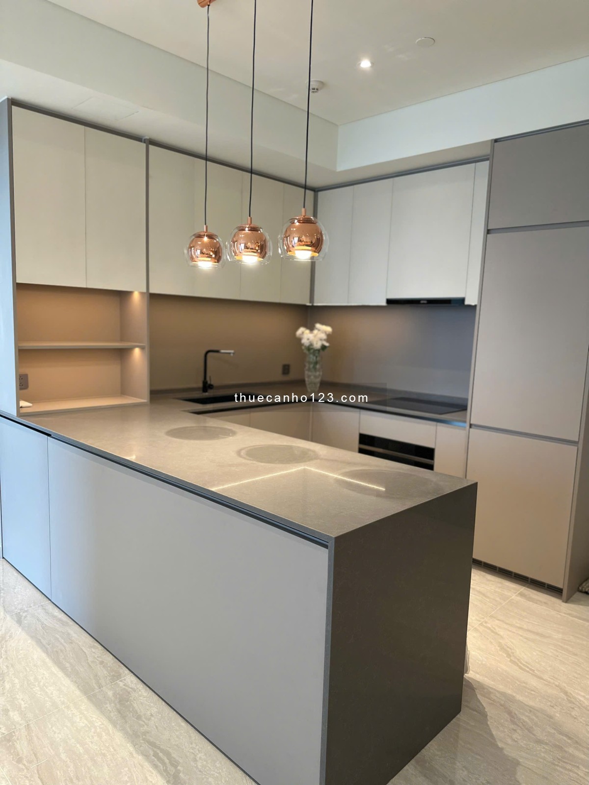 Opera Cho Thuê 2PN Đầy Đủ Nội Thất, Tầng Cao View Sông Và Quận 1