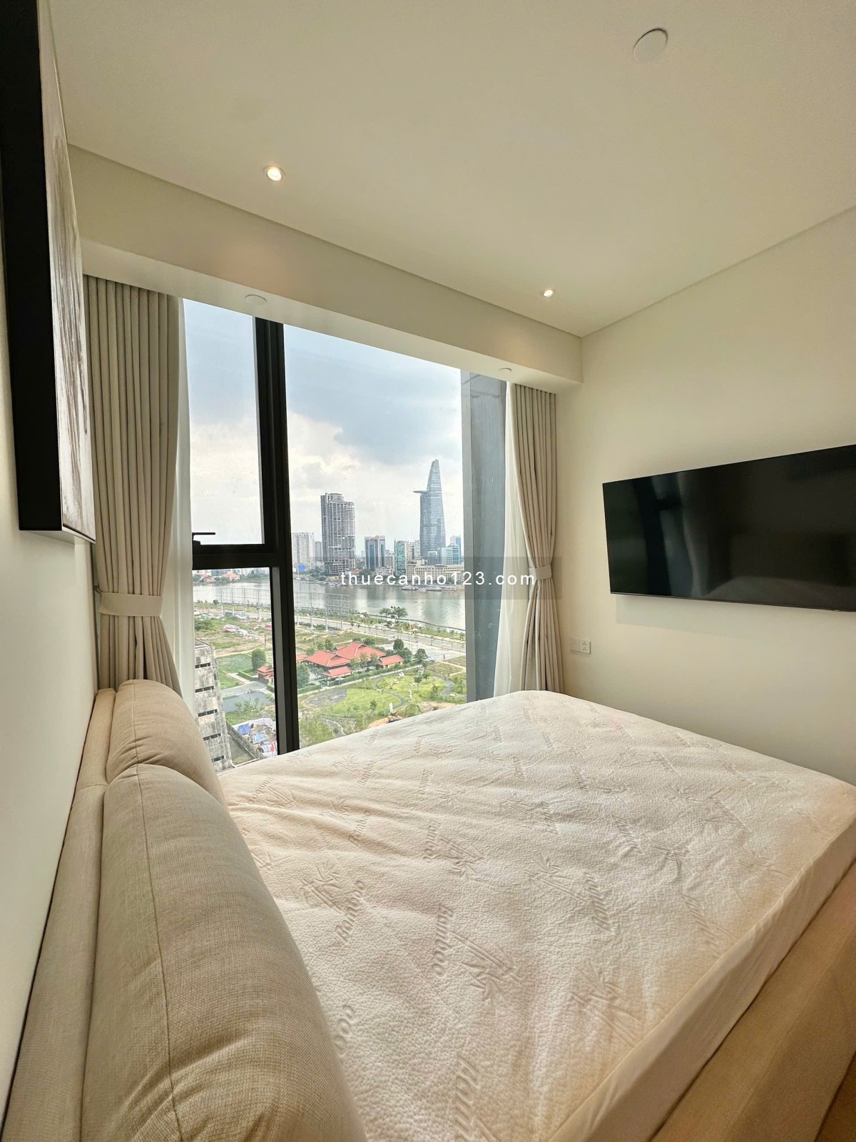 Opera Cho Thuê 2PN Đầy Đủ Nội Thất, Tầng Cao View Sông Và Quận 1