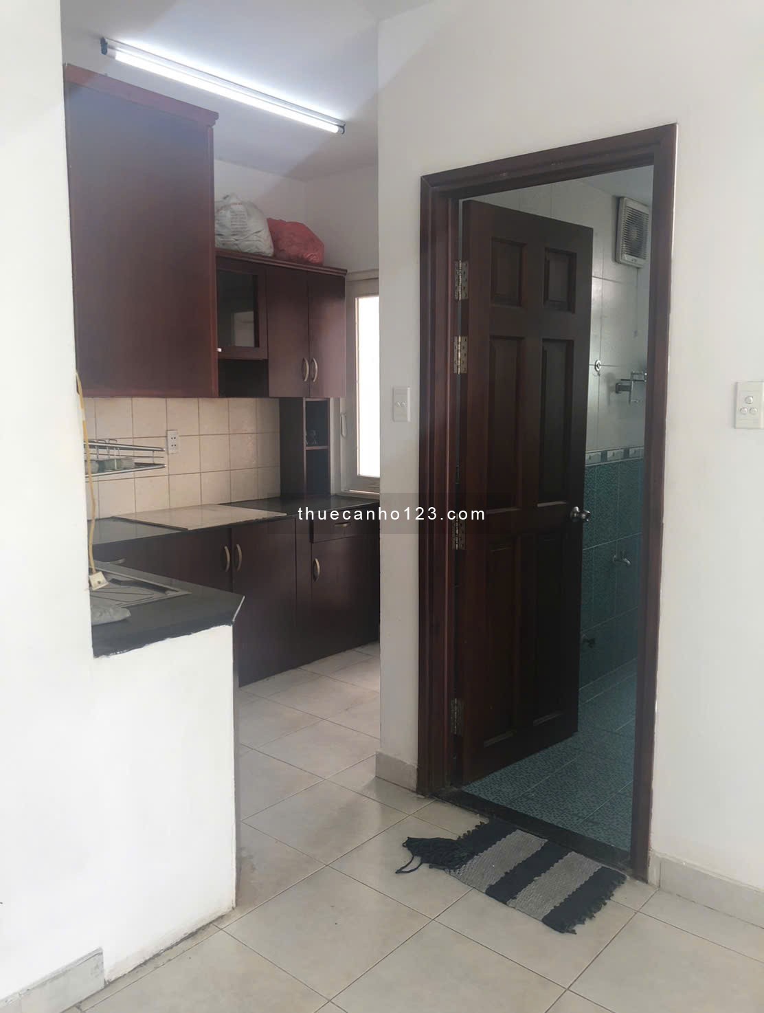 Cho thuê nhanh căn hộ Sacomreal Hòa Bình, diện tích 60m2, 2 phòng ngủ, giá thuê 7tr5/tháng