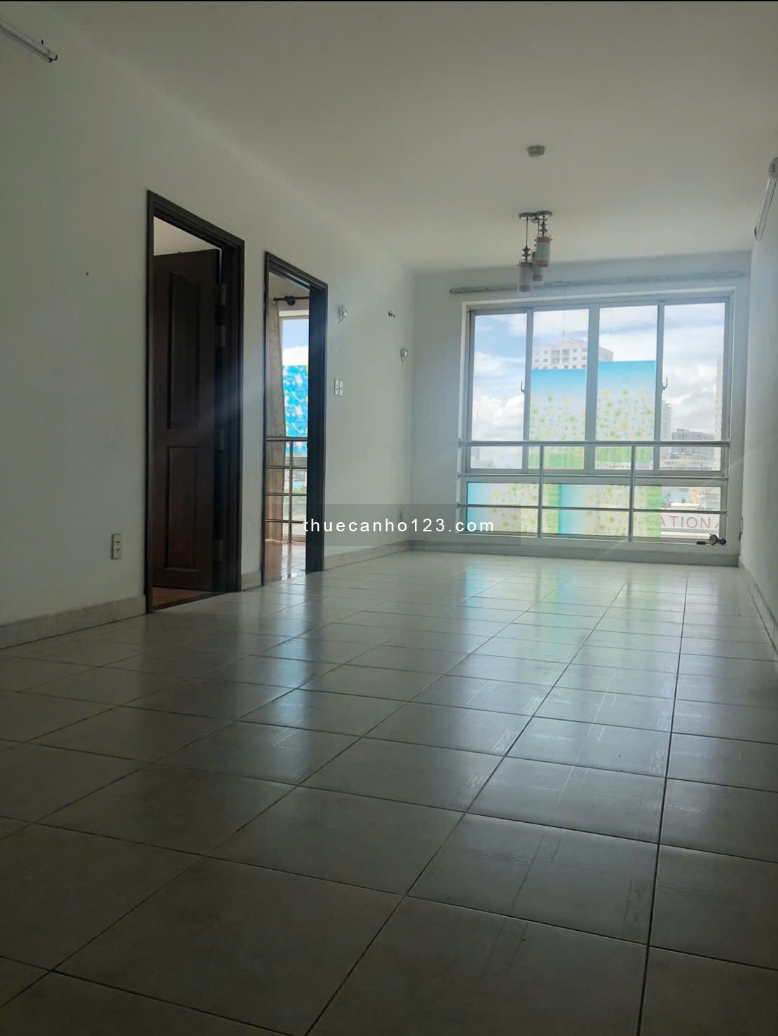 Cho thuê nhanh căn hộ Sacomreal Hòa Bình, diện tích 60m2, 2 phòng ngủ, giá thuê 7tr5/tháng