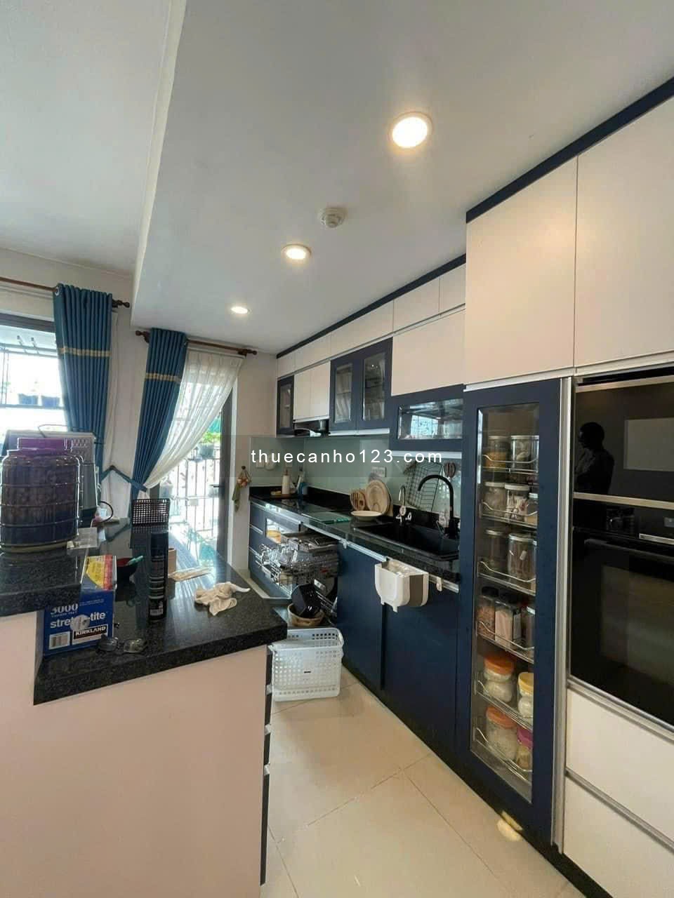 Chung cư Sky Central, 104 Phổ Quang, TB: 97m2, 2p ngủ, full NT, 17tr/th