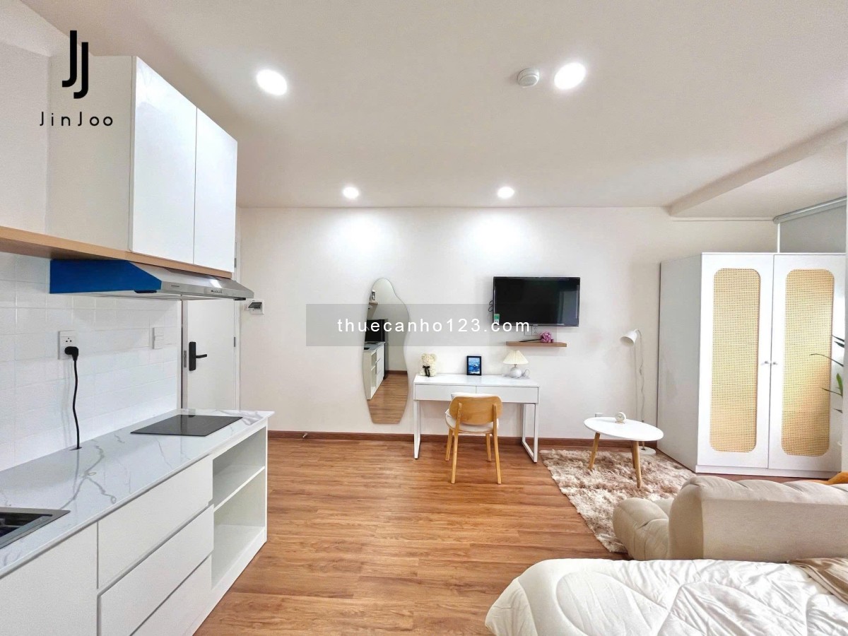Studio 45m² ban công rộng - Full nội thất, sát Co.opmart Hoàng Văn Thụ - Quận Tân Bình