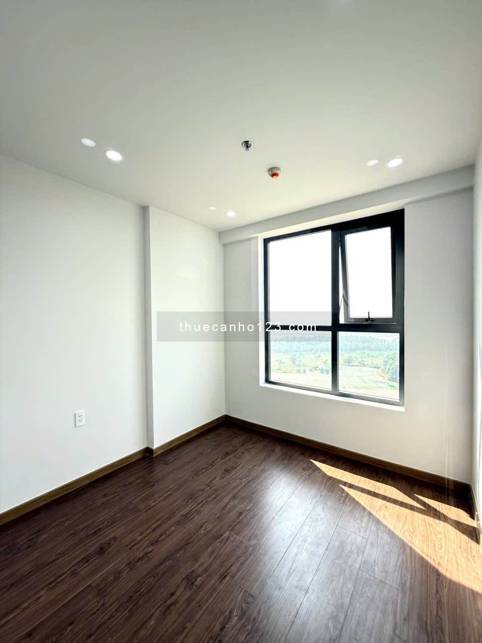 Cho thuê chung cư Bcons 2PN 2WC ngay Làng Đại Học, ưu đãi giá thuê tháng 5