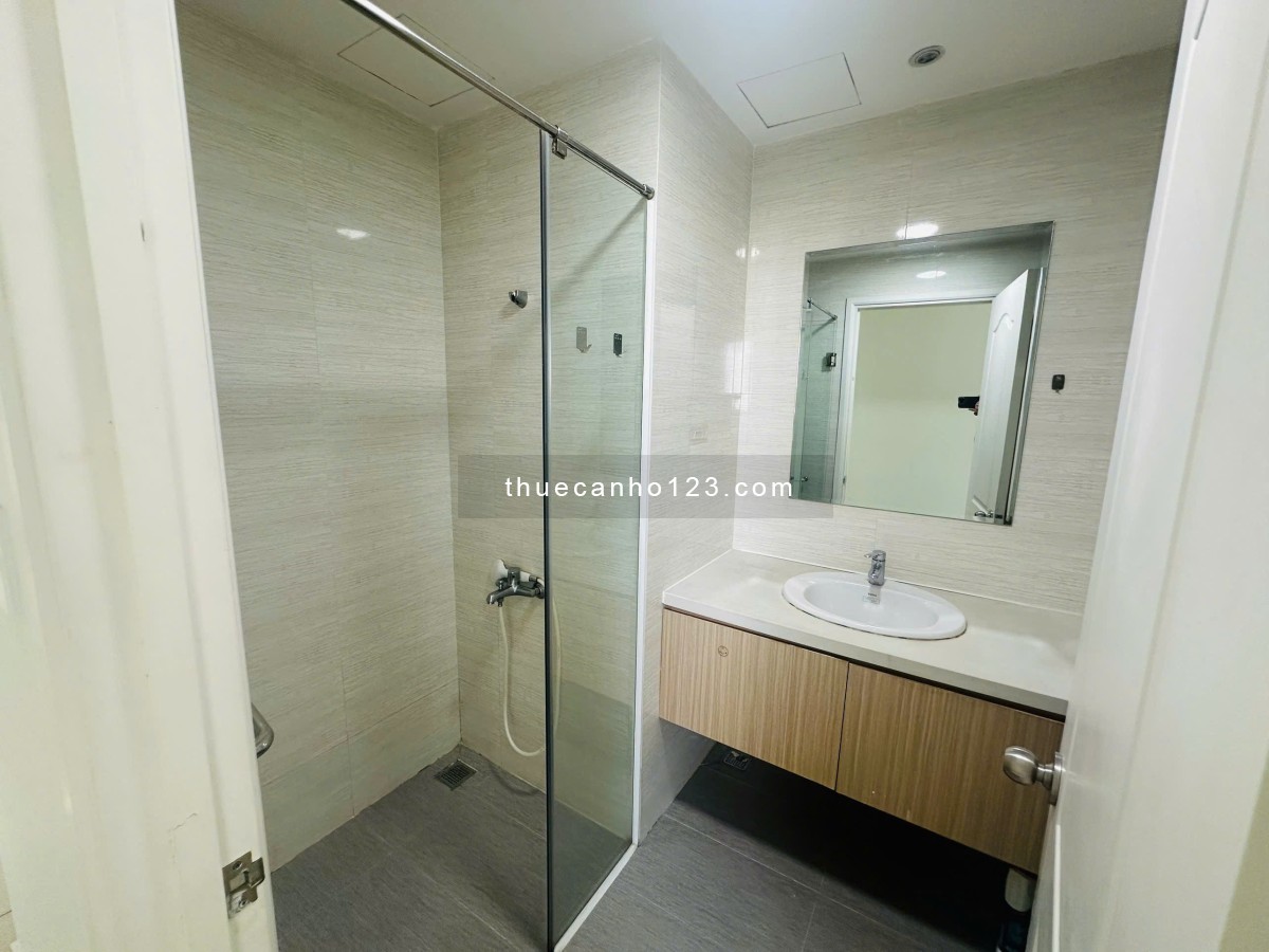 Cho thuê căn hộ 3PN, 2WC tại Green Valley, view sân Golf giá chỉ 28 triệu