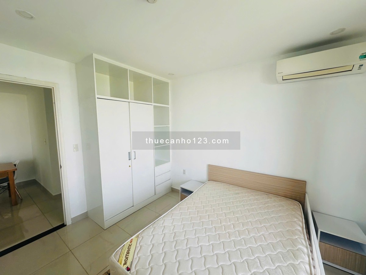 Cho thuê căn hộ 3PN, 2WC tại Green Valley, view sân Golf giá chỉ 28 triệu