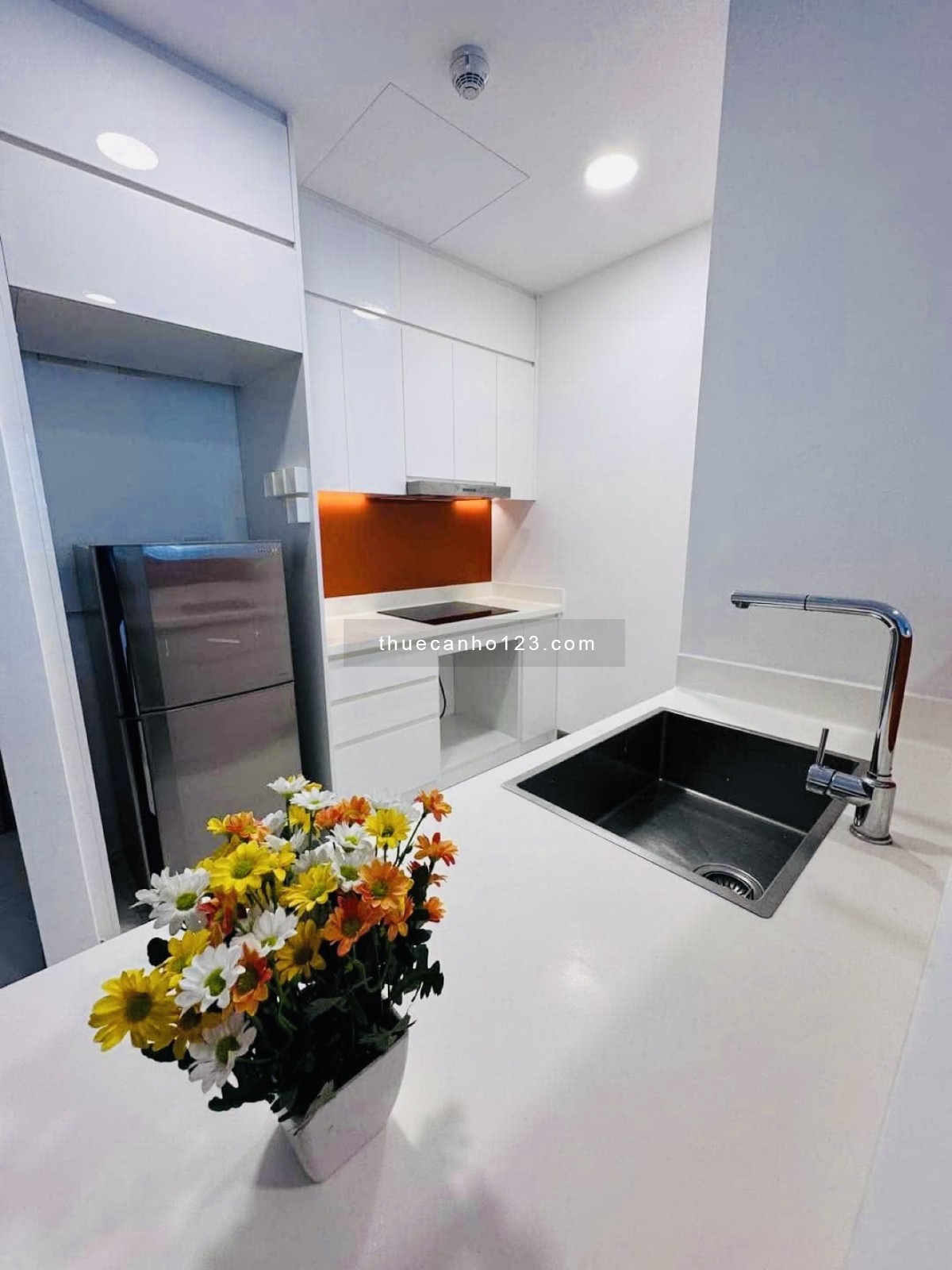 Hải Yến 0963775556- cho thuê căn hộ Sunwah Pearl 1 phòng ngủ, tầng cao, giá 20 triệu đủ nội thất