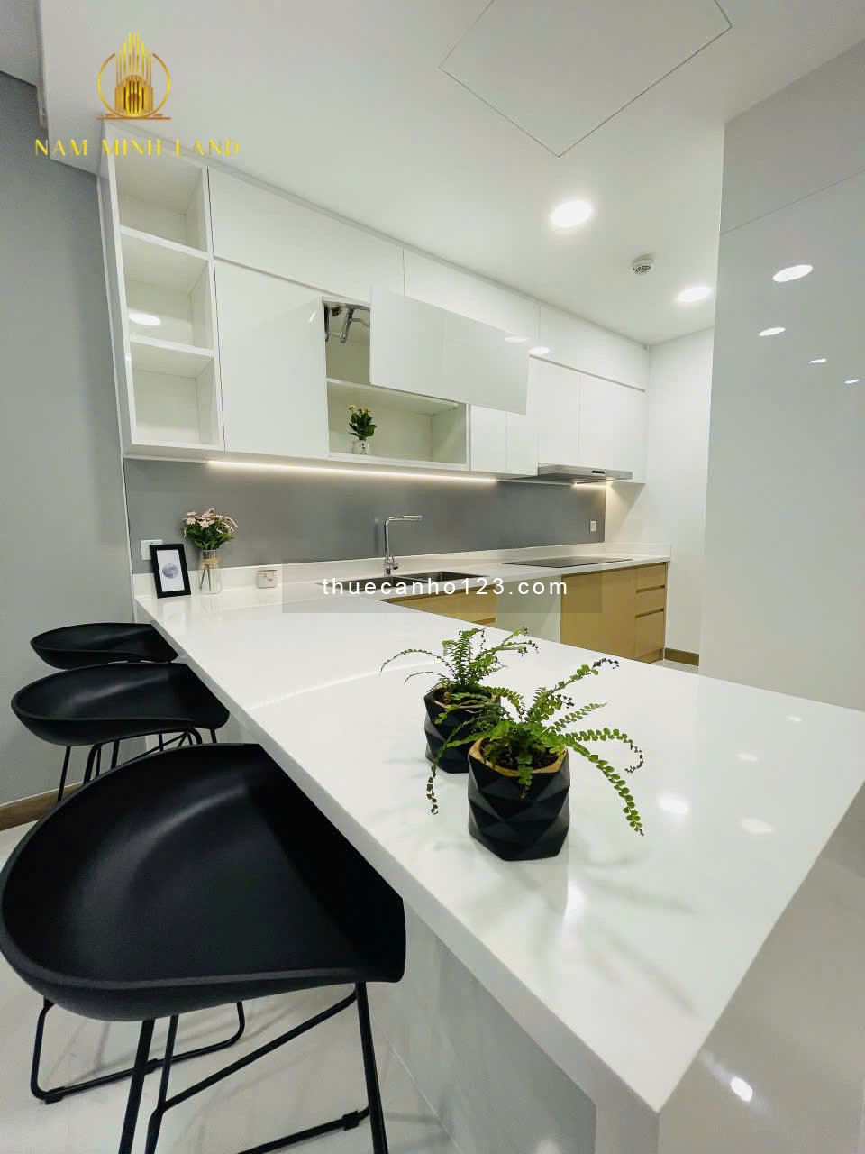 Hải Yến 0963775556 - cho thuê căn hộ Sunwah Pearl 2 phòng ngủ đẹp, tầng cao, căn góc, view đẹp