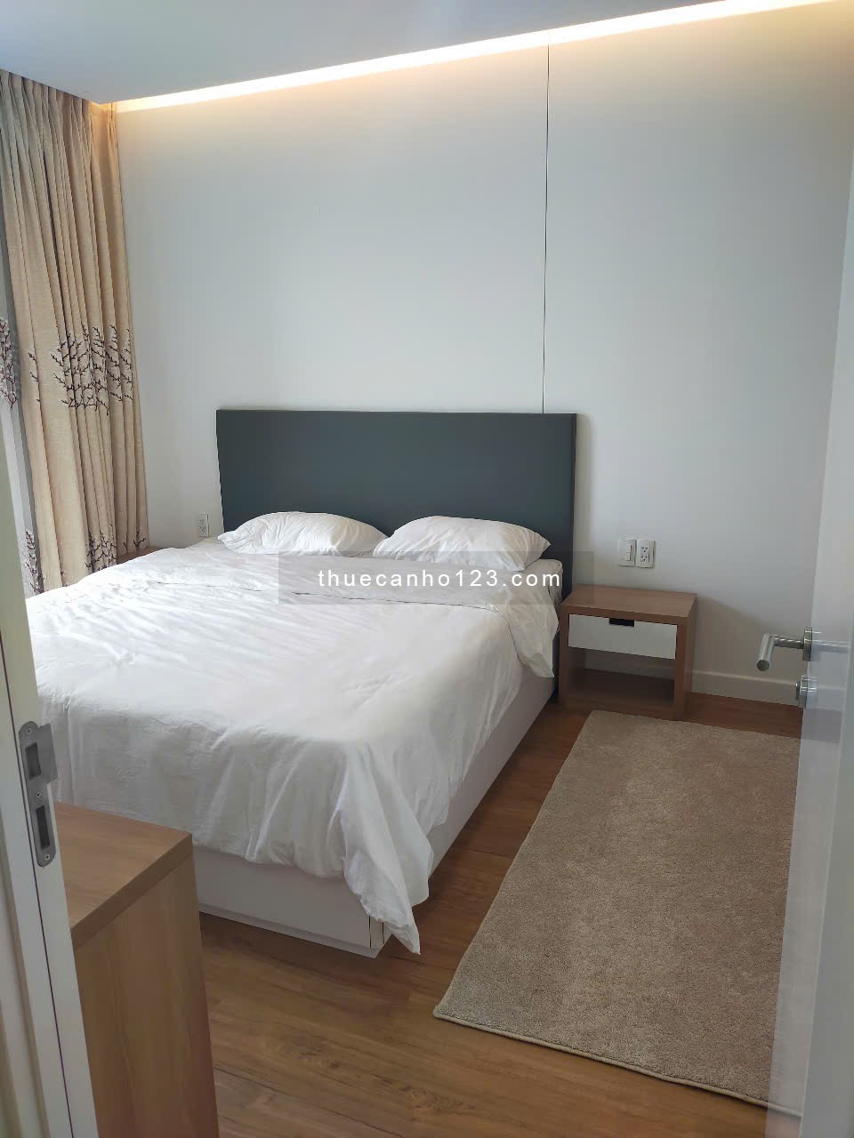 Cho thuê căn hộ Phúc Yên 3, DT 83m2, 3PN, nhà trống, giá 9tr/th.