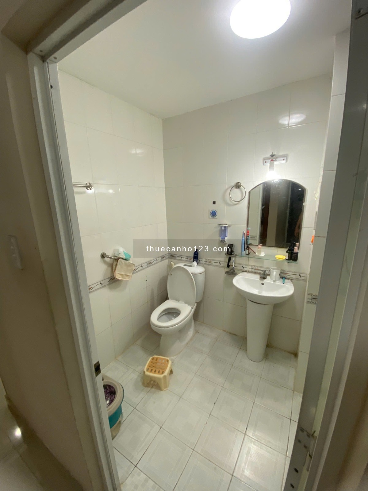 Cho thuê căn hộ 2 phòng ngủ - 1 WC, quận 12