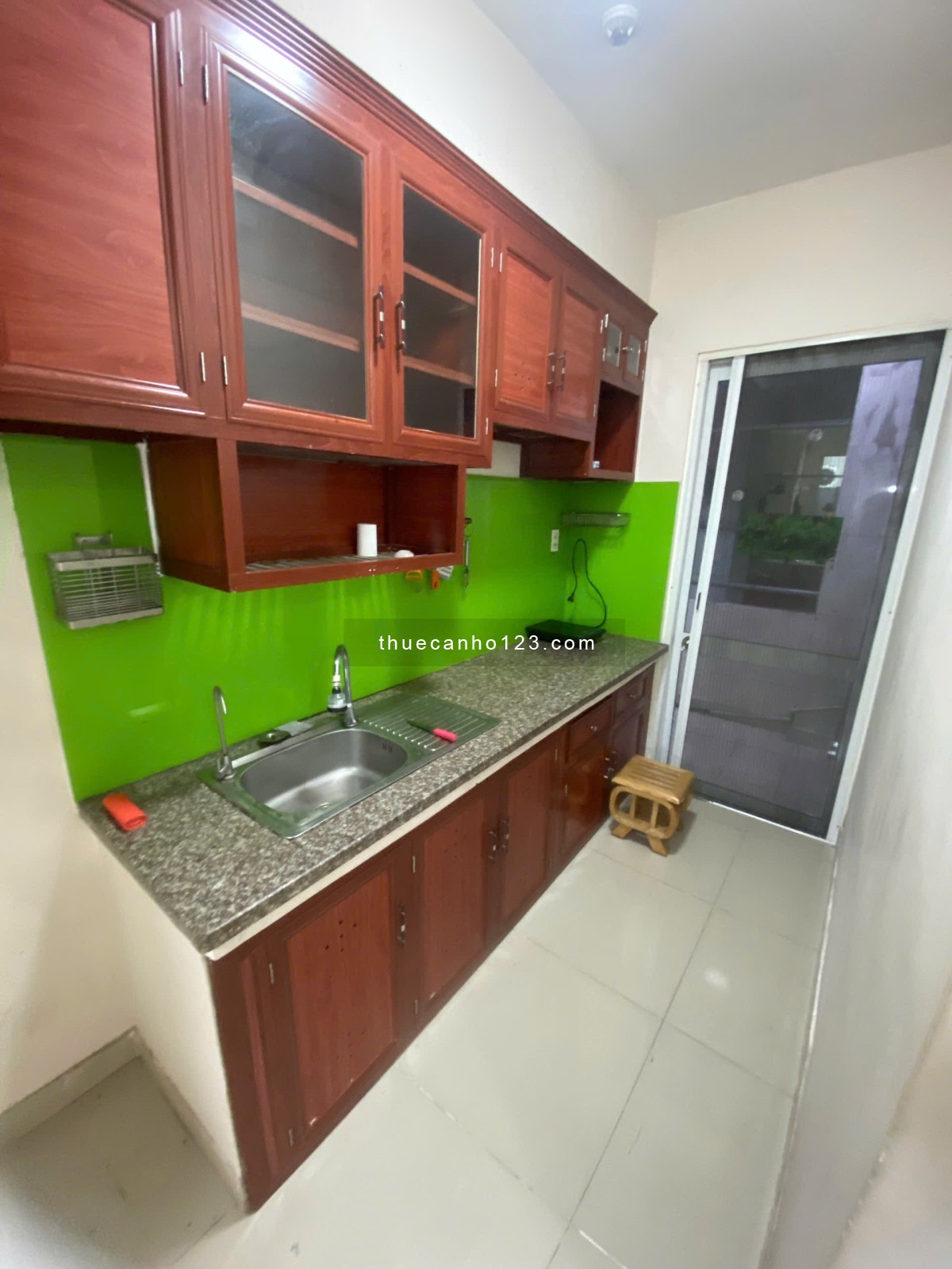 Cho thuê căn hộ 2 phòng ngủ - 1 WC, quận 12