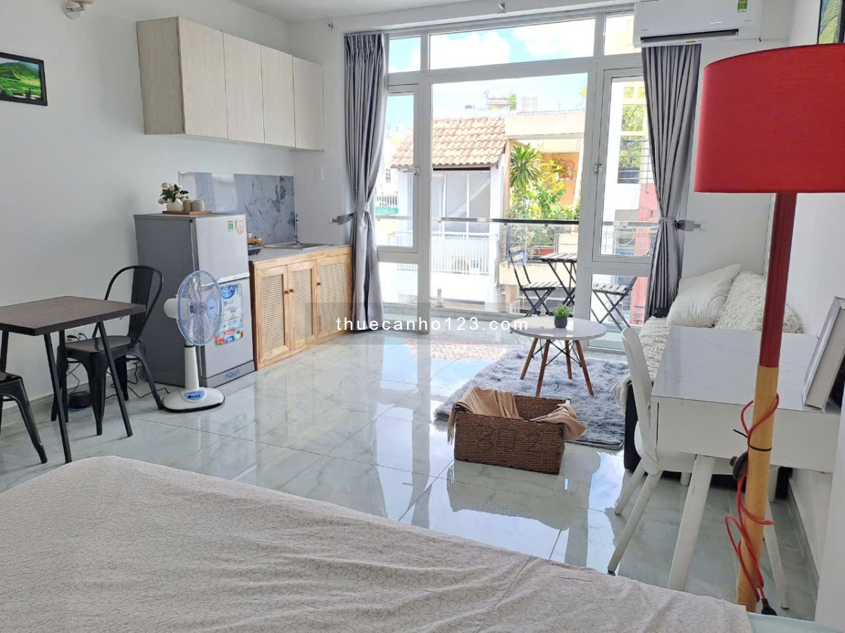 CHDV Bancony Hai Bà Trưng Gần Cầu Kiệu, Công Viên Lê Văn Tám Q1