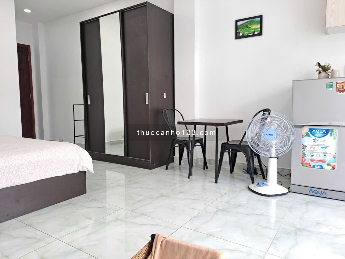 CHDV Bancony Hai Bà Trưng Gần Cầu Kiệu, Công Viên Lê Văn Tám Q1