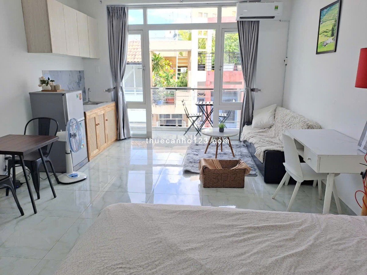 CHDV Bancony Hai Bà Trưng Gần Cầu Kiệu, Công Viên Lê Văn Tám Q1