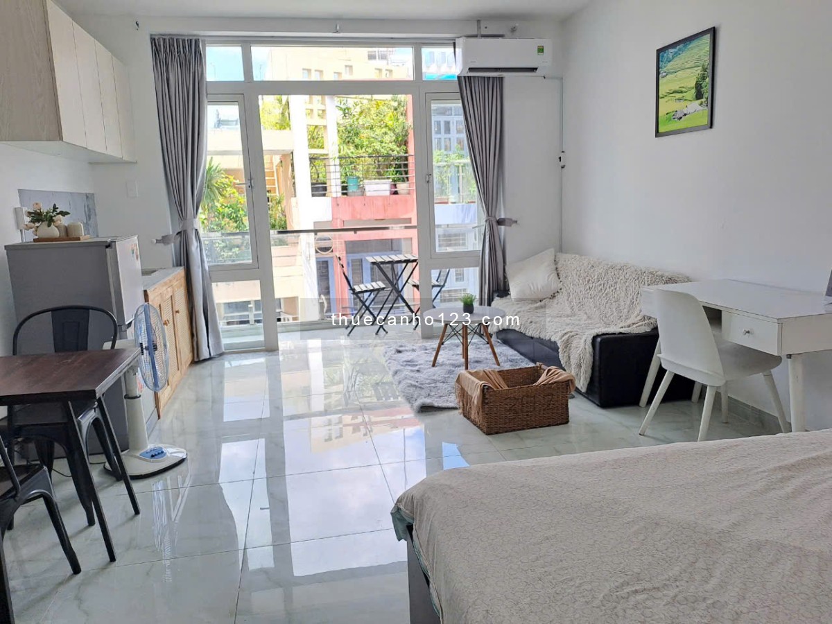 CHDV Bancony Hai Bà Trưng Gần Cầu Kiệu, Công Viên Lê Văn Tám Q1