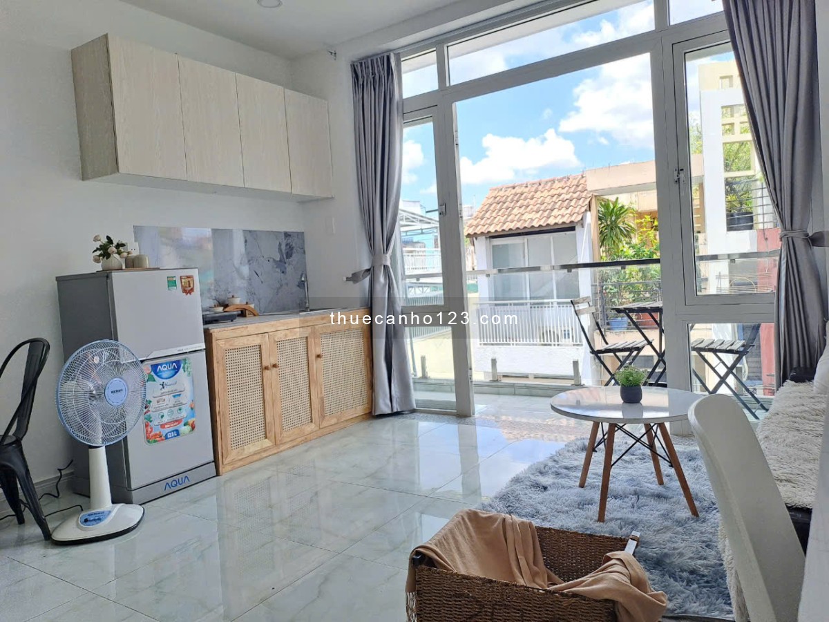 CHDV Bancony Hai Bà Trưng Gần Cầu Kiệu, Công Viên Lê Văn Tám Q1