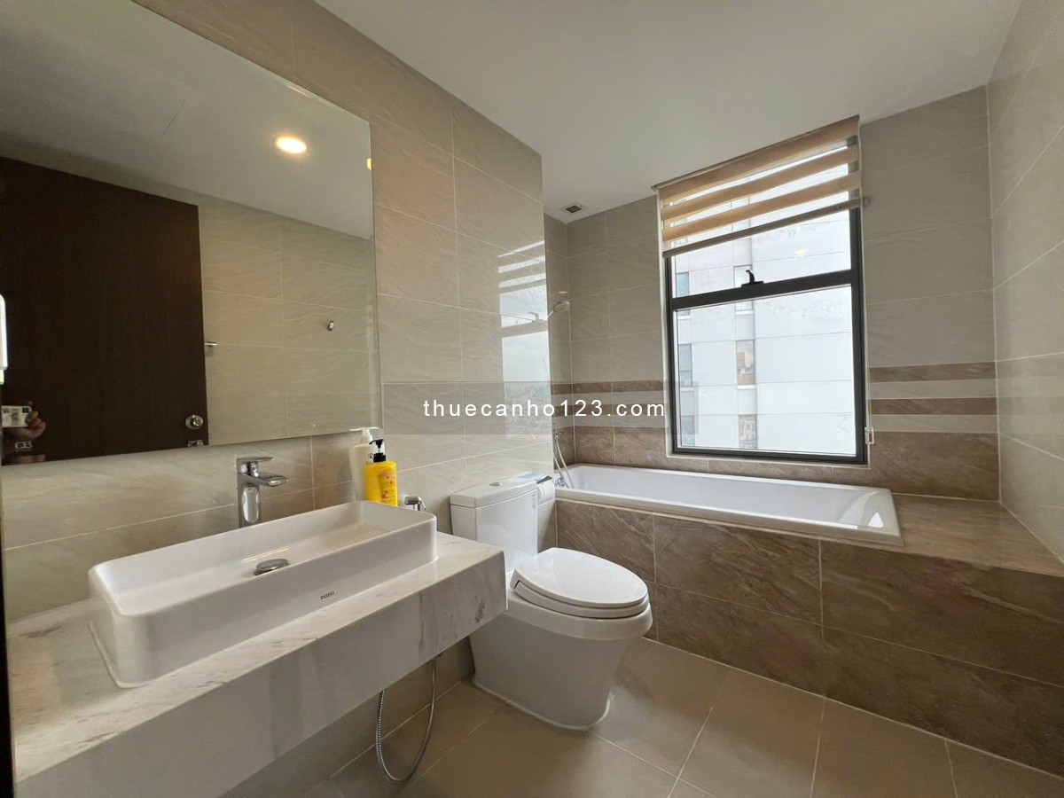 Cho Thuê Căn Hộ Cao Cấp 3 phòng ngủ Sài Gòn Royal Luxury Quận 4