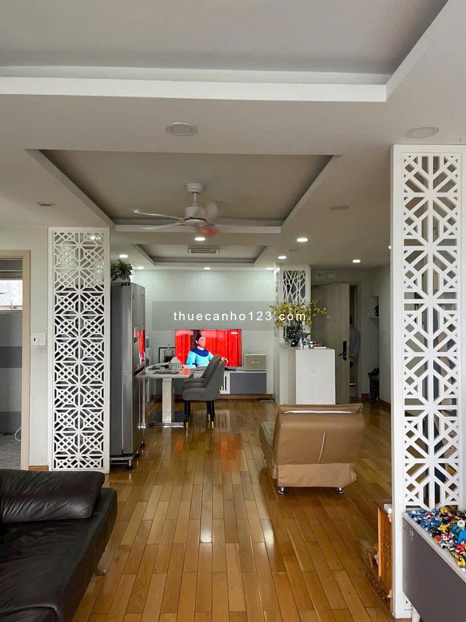 Chung cư Screc, Trường Sa, Quận 3: 85m2, 2p ngủ, full nội thất, 13tr/th