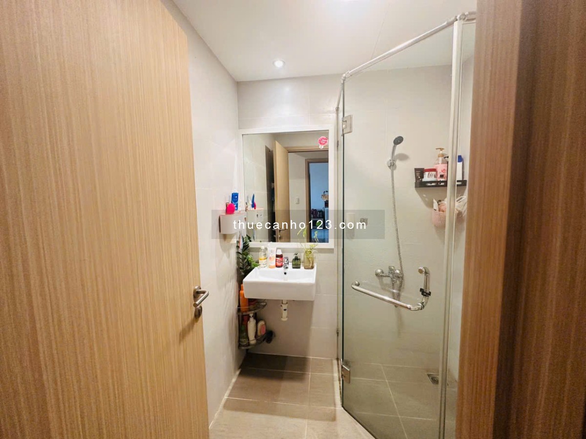 Cho thuê căn hộ có ban công siêu to 14m² Chung cư Safira Khang Điền 2PN full nội thất 9.3 triệu