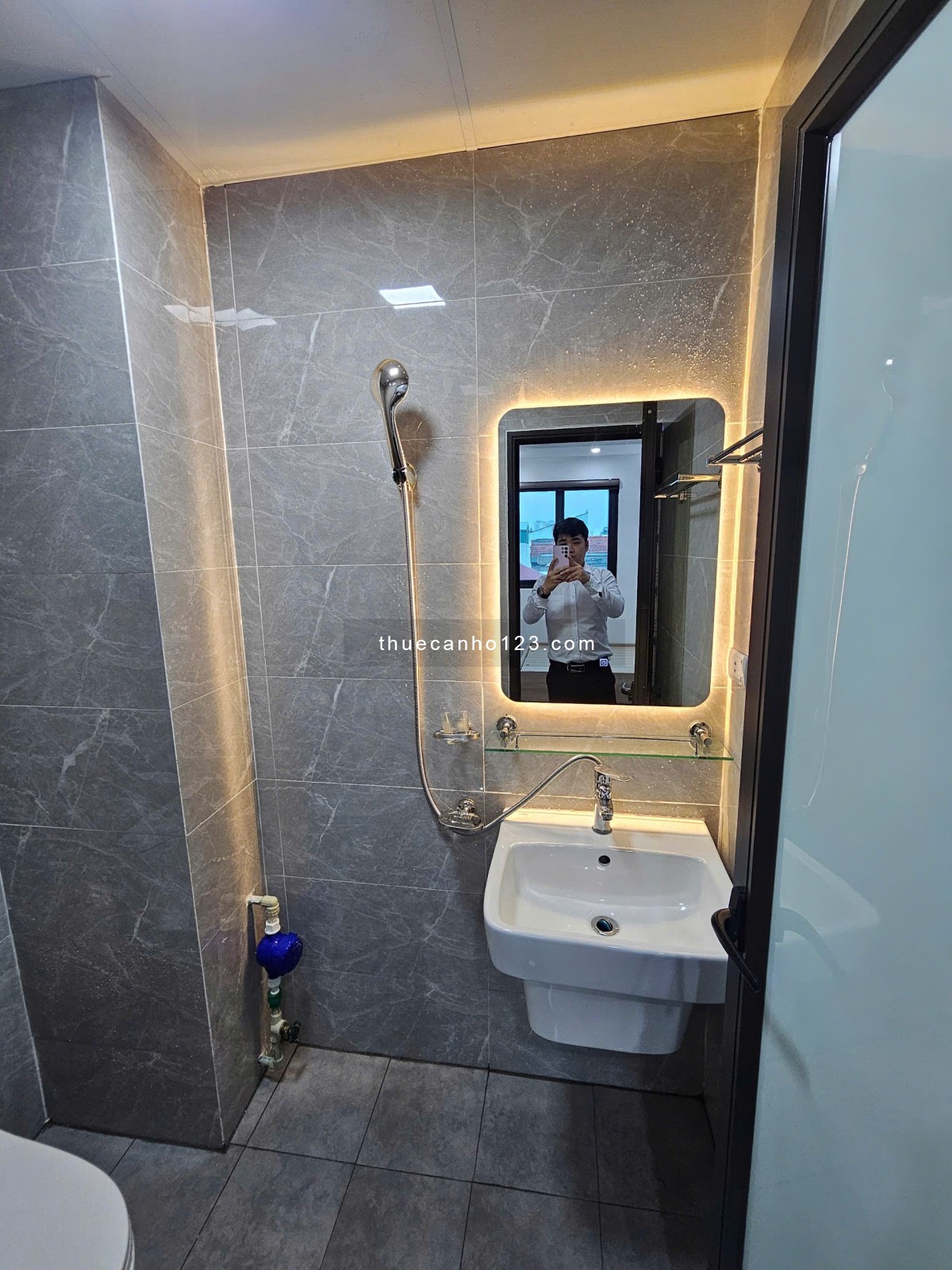 Cho thuê căn hộ 1 phòng ngủ, đẹp, thiết kế thông minh, giá rẻ tại Tây Hồ